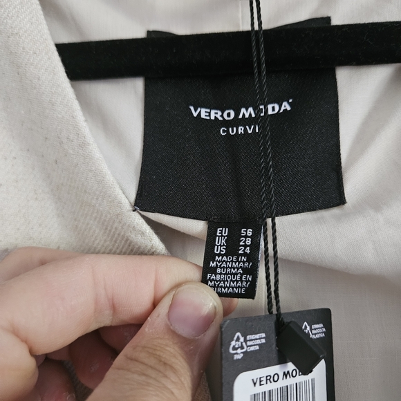 Vero Moda Beige Women's Suit Jacket - Picture 3 of 5